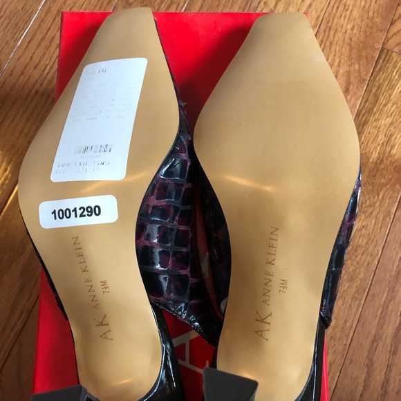 7 1/2 Anne Klein Heeled Shoes - Picture 6 of 6